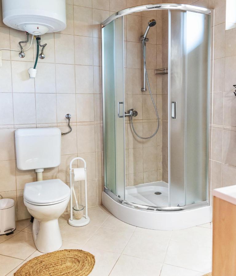 Angelika Vendeghaz Apartment Dinnyés Екстериор снимка